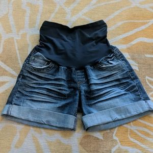 Maternity shorts